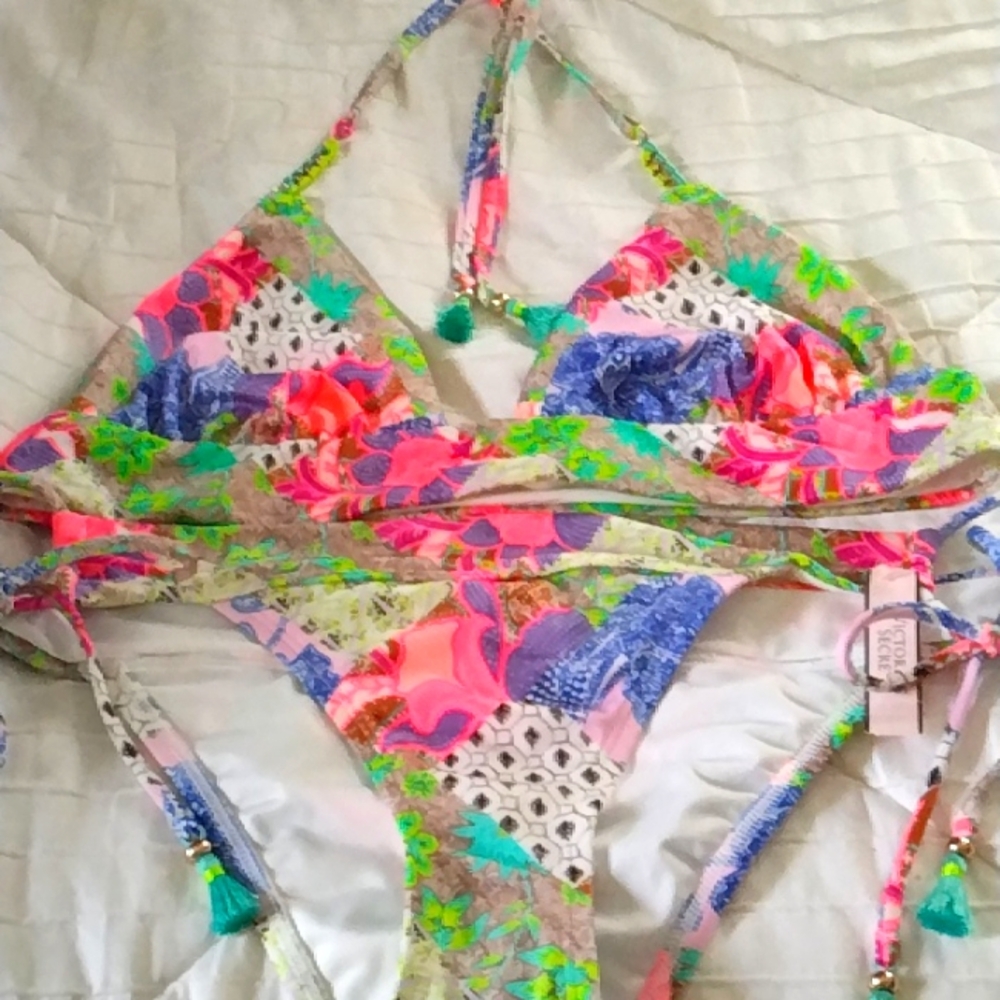 Brand new Victorias Secret 2 piece swimsuit/bikini - Picture 4 of 7